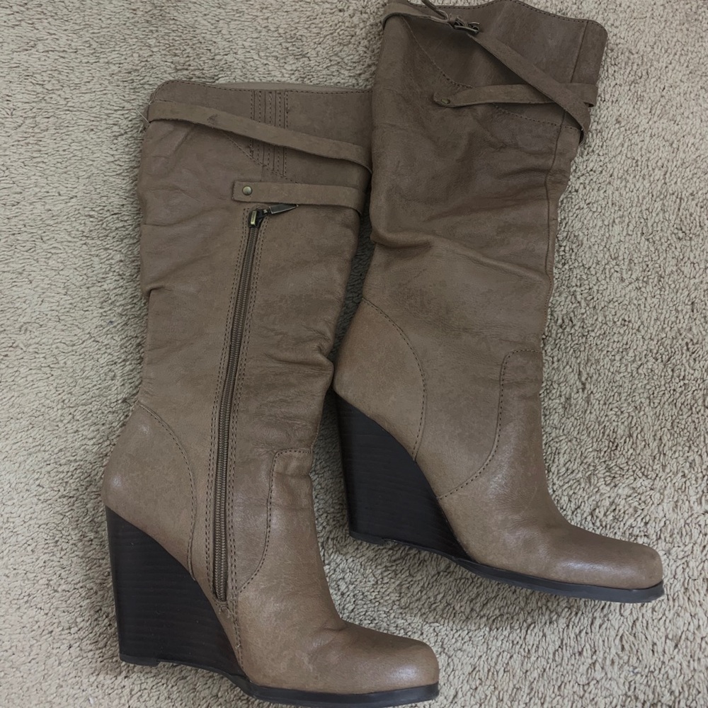 Guess brown leather boots